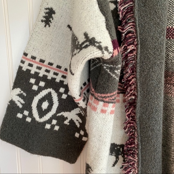 Romeo & Juliet Couture fringed cardigan SIZE S/M - Picture 6 of 8